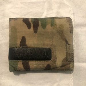 COPY - Nixon Multicam Show-Off bi fold wallet